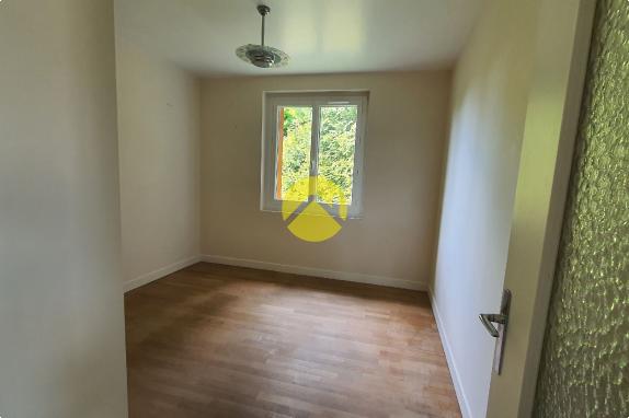 maison dans bourg thermal