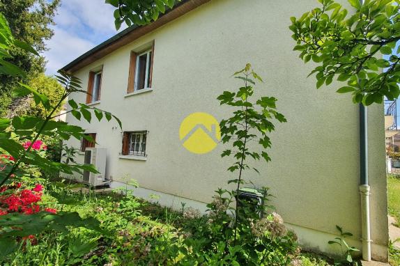 maison dans bourg thermal