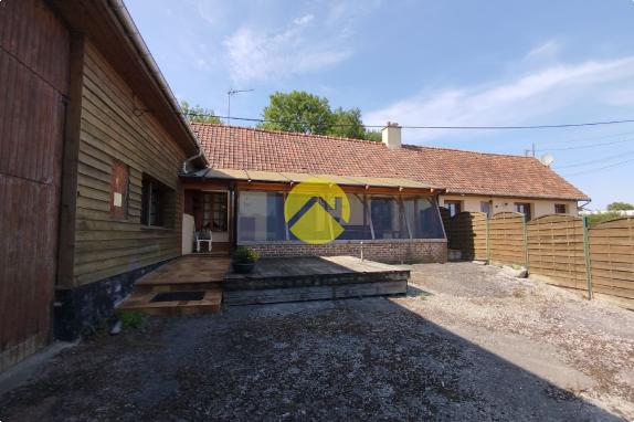 ENSEMBLE IMMOBILIER ET HANGAR