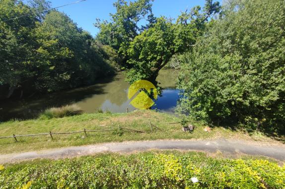 Longère dans son cadre bucolique