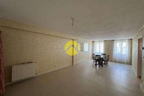 IMMEUBLE 3 LOGEMENTS AVEC TERRAIN