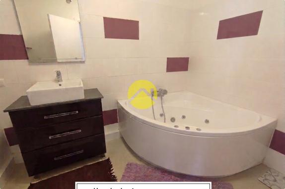 IMMEUBLE MIXTE/LICENCE IV