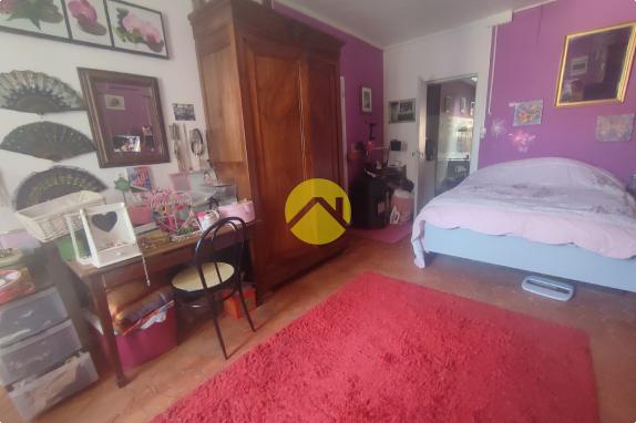 IMMEUBLE MIXTE/LICENCE IV