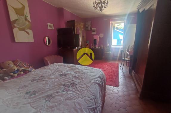 IMMEUBLE MIXTE/LICENCE IV