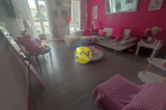 IMMEUBLE MIXTE/LICENCE IV