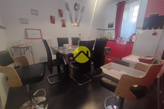 IMMEUBLE MIXTE/LICENCE IV