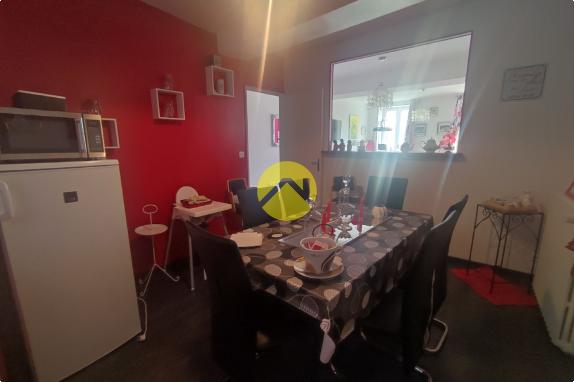 IMMEUBLE MIXTE/LICENCE IV