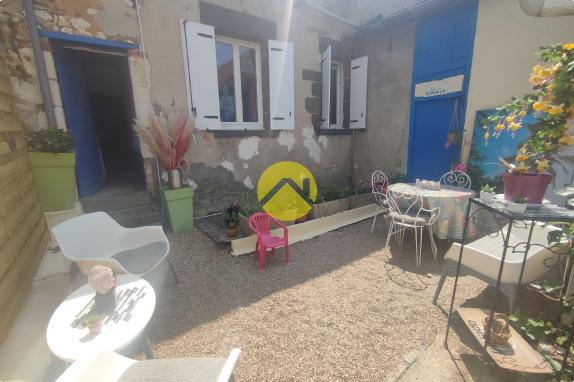 IMMEUBLE MIXTE/LICENCE IV