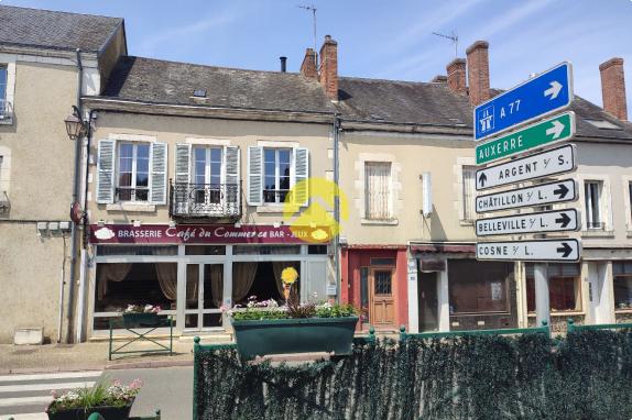 IMMEUBLE MIXTE/LICENCE IV