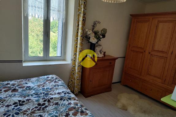 RARE ensemble immobiler sur 8836m²