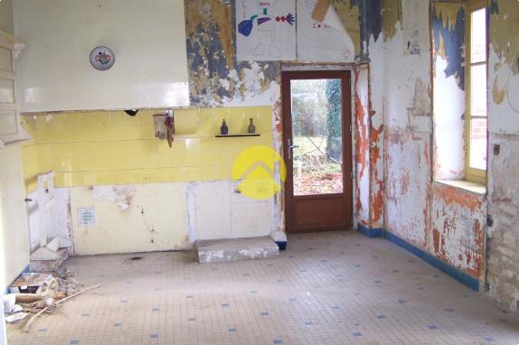 MAISON A RENOVER TOITURE NEUVE