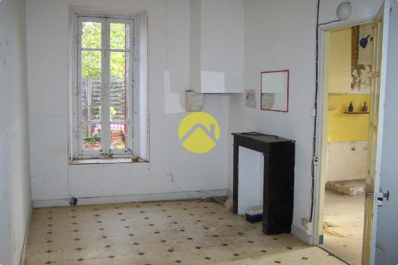 MAISON A RENOVER TOITURE NEUVE