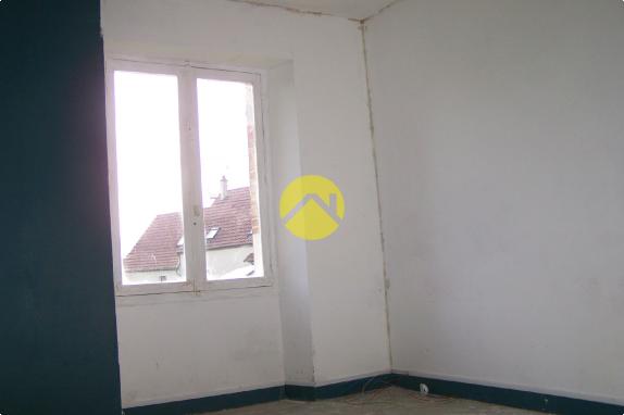 MAISON A RENOVER TOITURE NEUVE