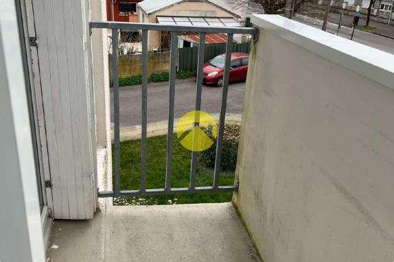 APPARTEMENT AVEC BALCON ET GARAGE