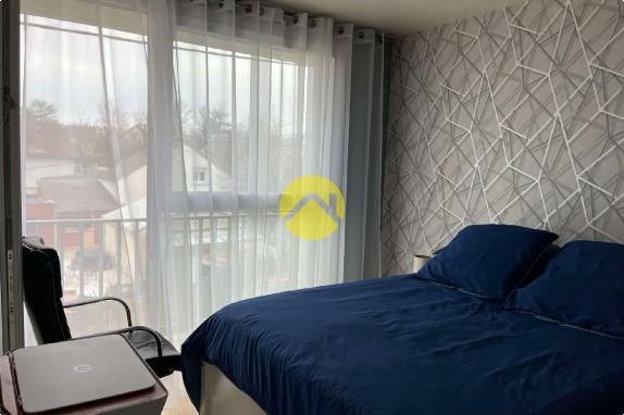 APPARTEMENT AVEC BALCON ET GARAGE