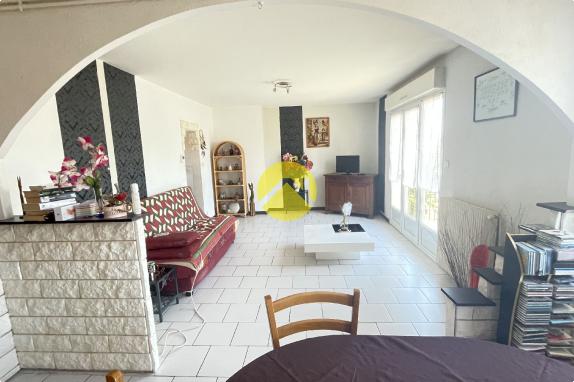 APPARTEMENT AVEC BALCON