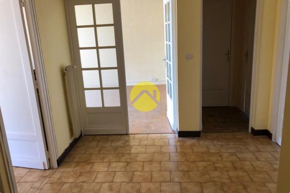 APPARTEMENT AVEC BALCON