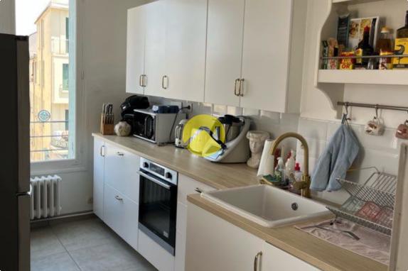 T4 rénové 83 m² avec cave 
