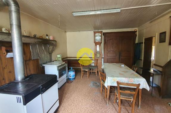 MAISON DE VILLAGE A RENOVER