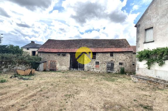 MAISON DE VILLAGE A RENOVER