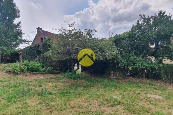 MAISON DE VILLAGE A RENOVER