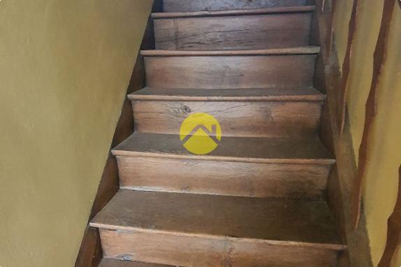 MAISON DE VILLAGE A RENOVER