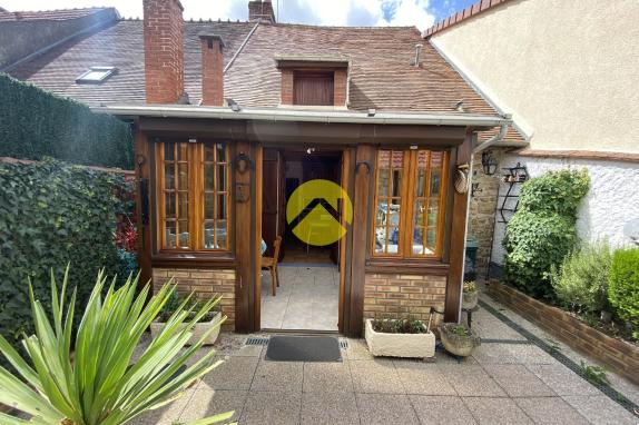 MAISON DE VILLE  + GARAGE