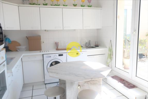 APPARTEMENT AVEC TERRASE