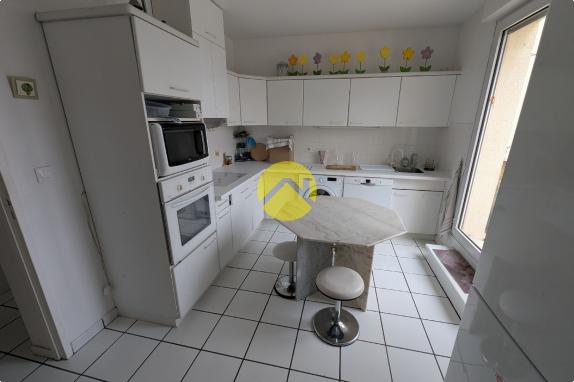 APPARTEMENT AVEC TERRASE