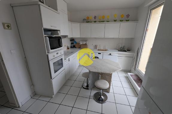 APPARTEMENT AVEC TERRASE