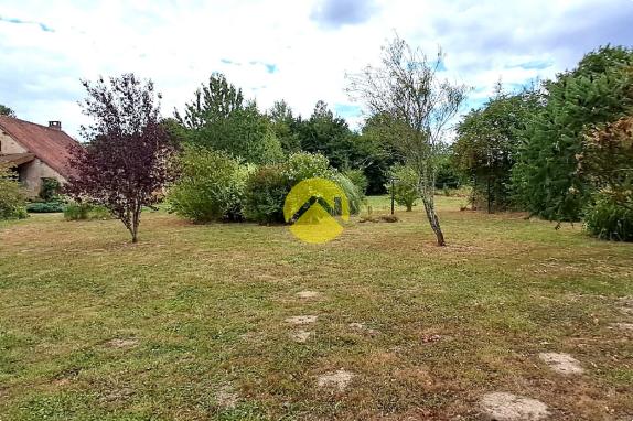 Longère avec jardin de 3 000 m²