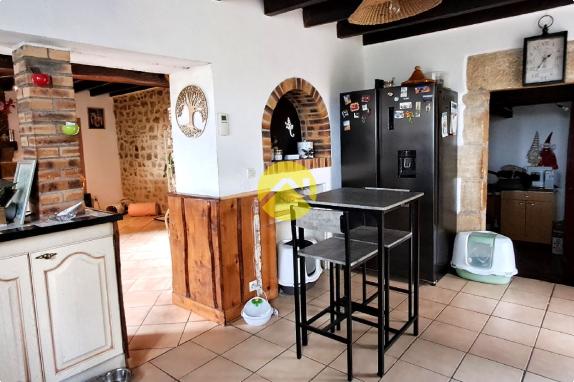 Longère avec jardin de 3 000 m²