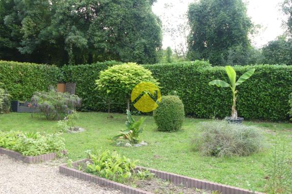 JOLI TERRAIN DE LOISIRS