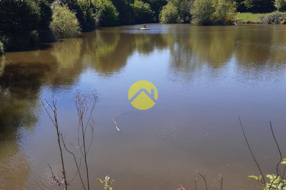 Terrain de Loisirs / Etang / Chalet Commentry, m2 à vendre