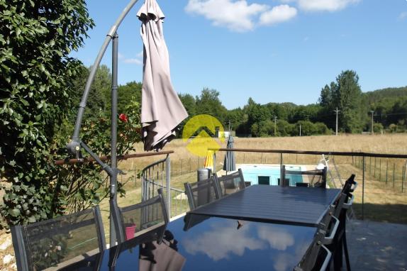MAISON TOTALMENT RENOVEE 