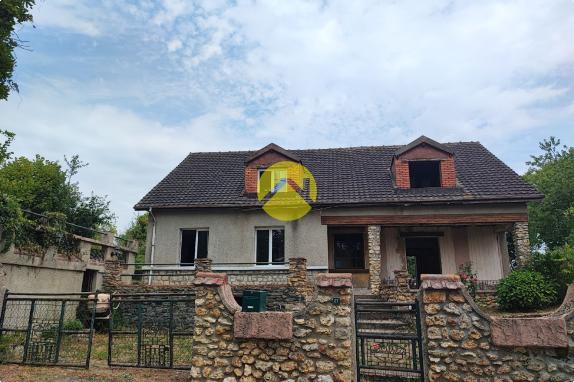 Maison à rénover de 183 m²...