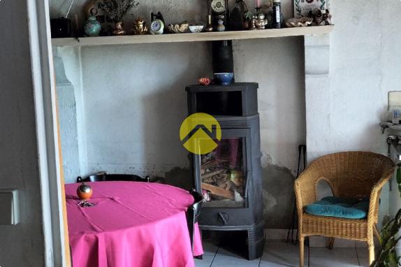 Maison avec terrain et dépendances