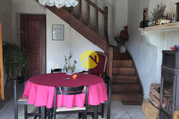 Maison avec terrain et dépendances