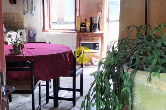 Maison avec terrain et dépendances
