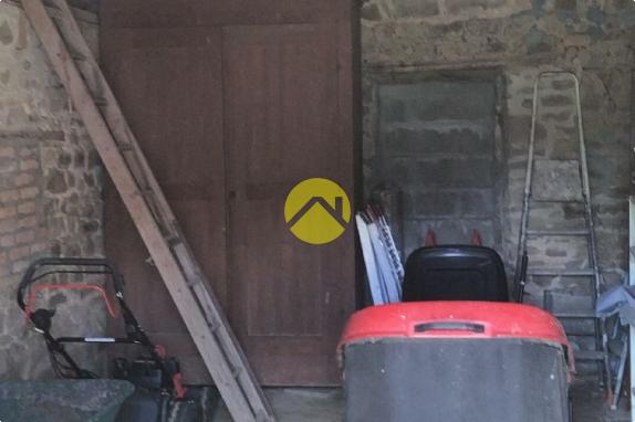 Maison avec terrain et dépendances