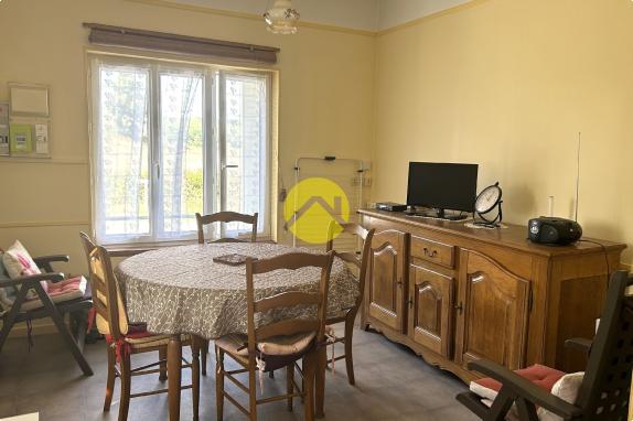 MAISON DE VACANCES OU JEUNE COUPLE