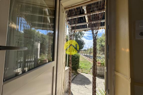 MAISON DE VACANCES OU JEUNE COUPLE