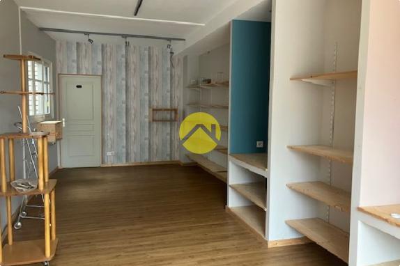 Local commercial 120 m²  