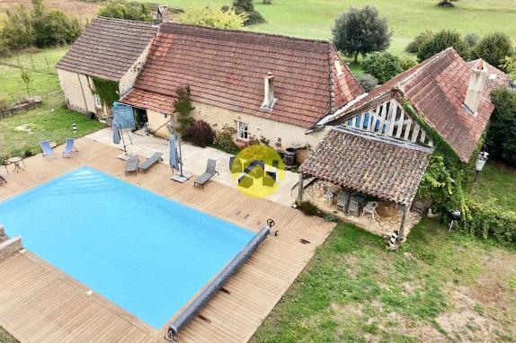 Fermette / Longere   de plus  1 Ha Sainte alvere val de louyre et caudeau, 7 pièces à vendre