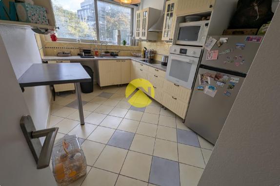 Appartement 3 ch+bureau.garage.cave