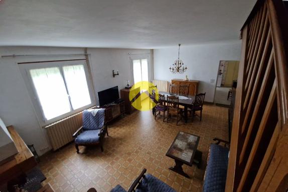 Maison avec terrain & dependances