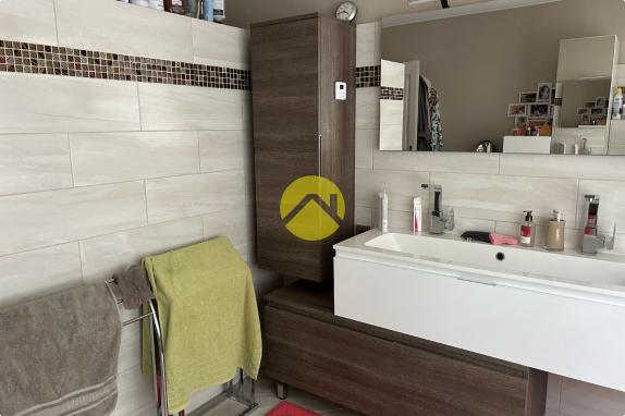 propriété avec piscine