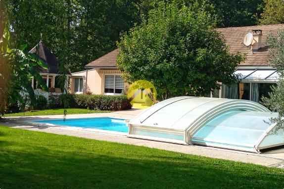 propriété avec piscine