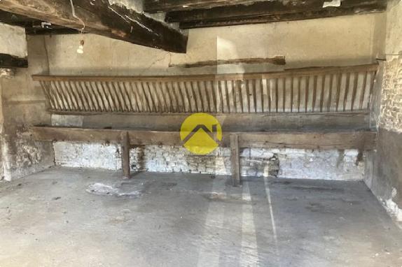Fermette à rénover sur 3 000 m²