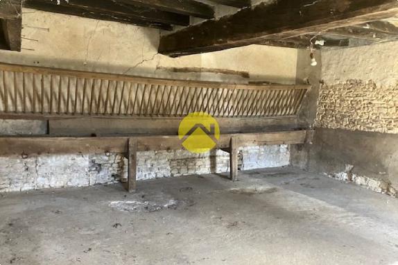 Fermette à rénover sur 3 000 m²
